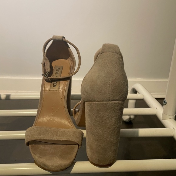 STEVE MADDEN Carrson Taupe High Heels - Picture 5 of 9